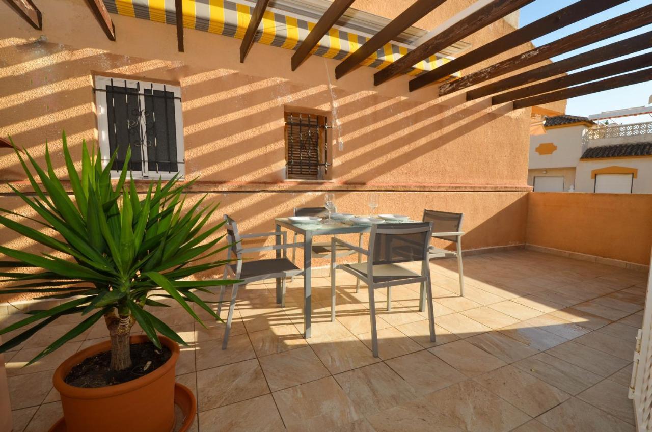 Punta Prima Pleasure With Private Parking In A Gated Community Close To The Beach Torrevieja Exterior foto
